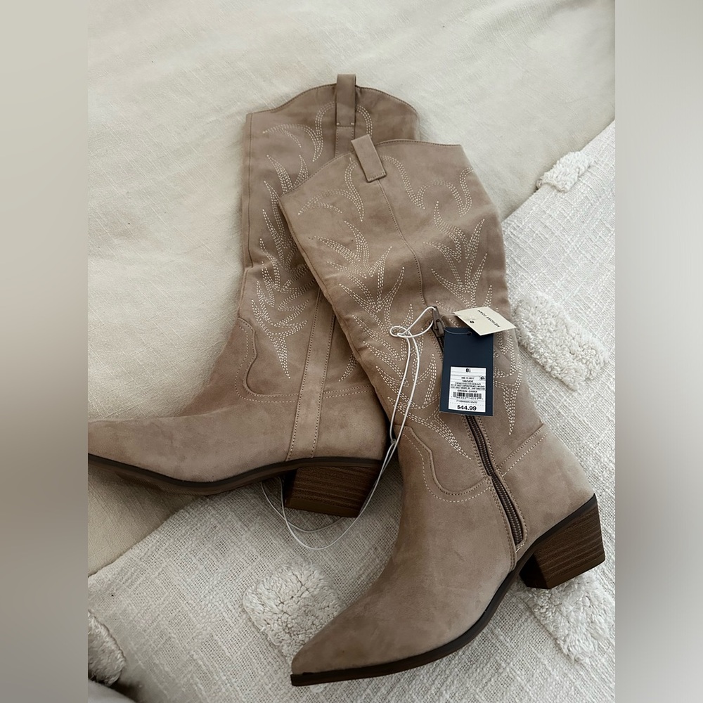 Women's Universal thread western cowgirl  boots- Size 8.5